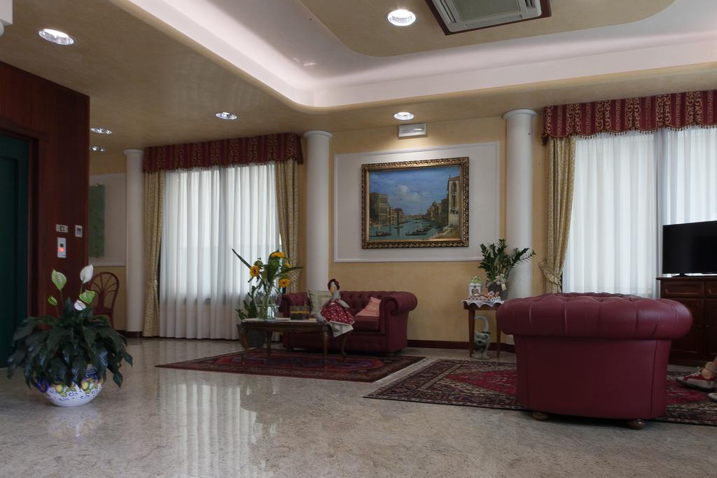Hotel Garni San Carlo Jesolo Extérieur photo